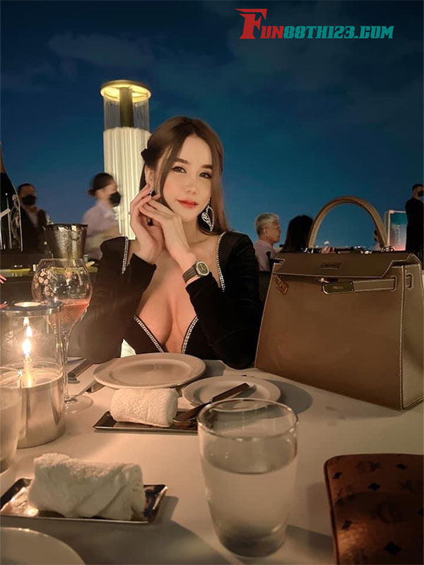 พบ สาวสวยแซ่บ Yupin Wongrutiyan สุดเซ็กซี่ สเปคขาวสวยหมวยอึ๋มที่แท้จริง ภาค 1 52 สาวสวยแซ่บ Yupin Wongrutiyan